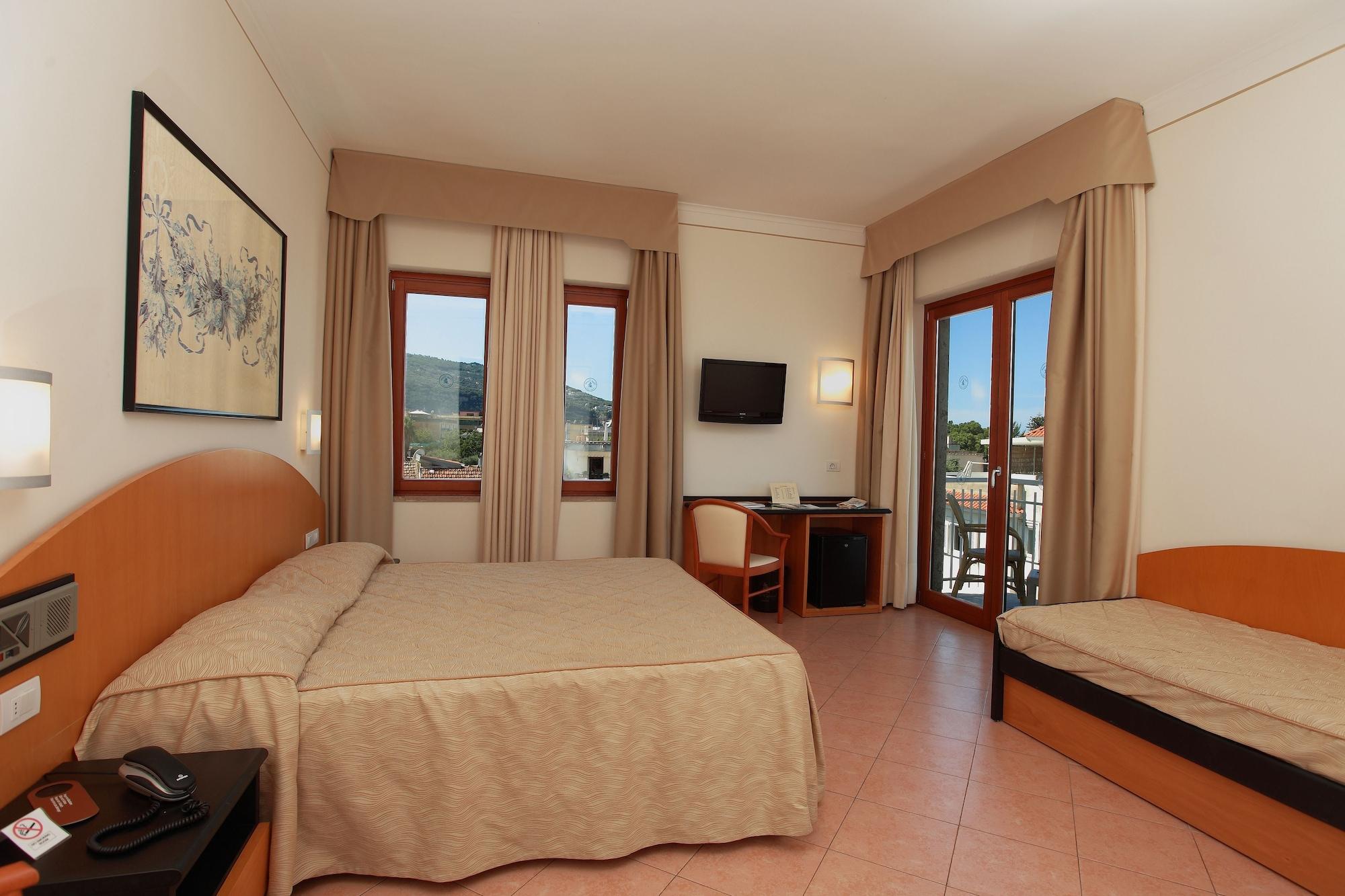 Hotel Caravel Sant'Agnello Εξωτερικό φωτογραφία